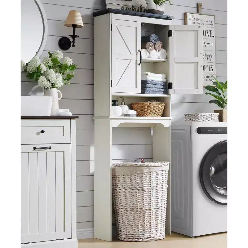 Meuble de rangement de salle de bain de style ferme de 67 po avec étagère réglable et porte, à placer au-dessus des toilettes