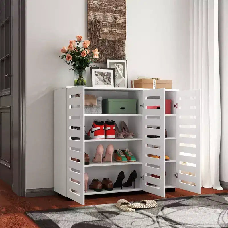 Meuble à chaussures 5 niveaux avec trois portes et étagères réglables pour entrée, salon et couloir