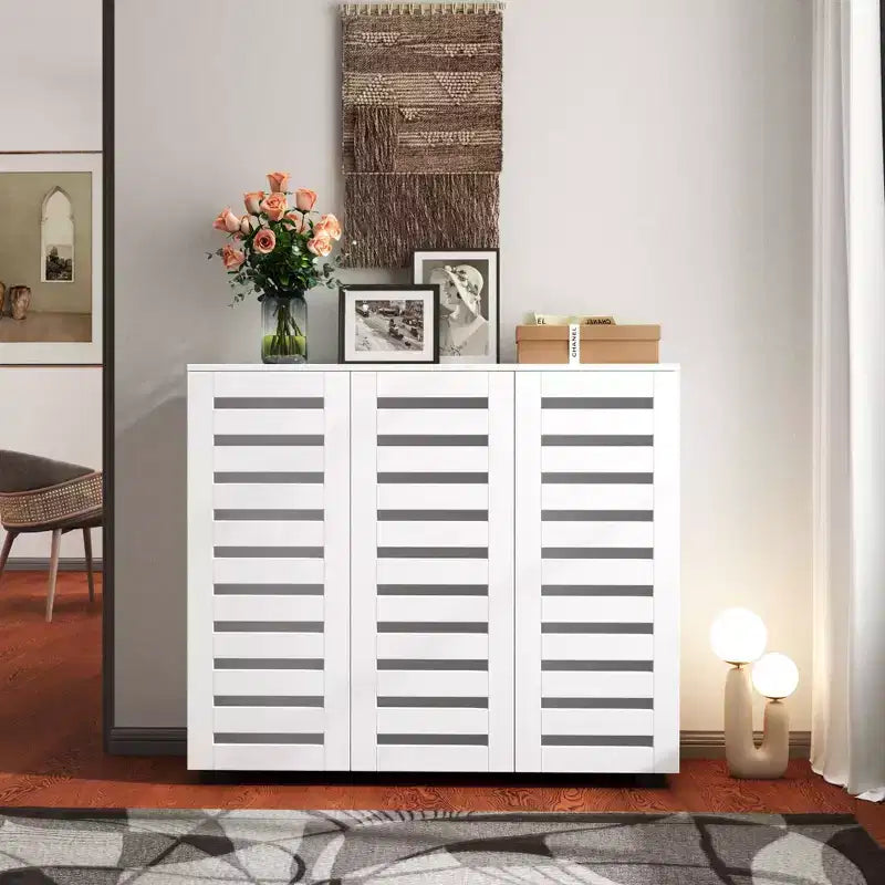 Meuble à chaussures 5 niveaux avec trois portes et étagères réglables pour entrée, salon et couloir