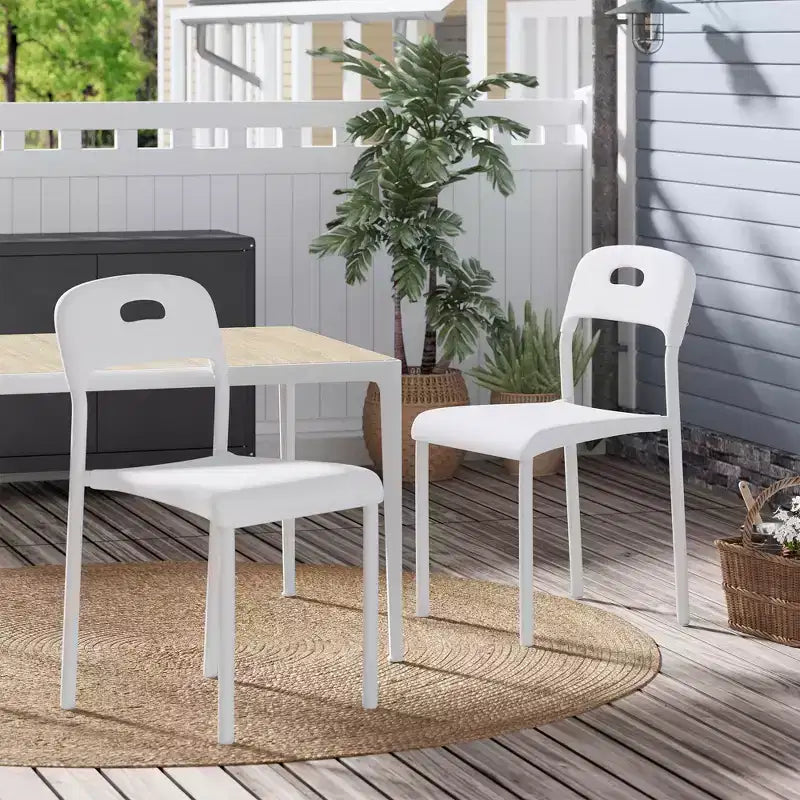 Chaises de salle à manger empilables en plastique avec pieds en métal pour salle de conférence, bureau, table de salle à manger, montage facile, résistant aux taches, utilisation intérieure et extérieure
