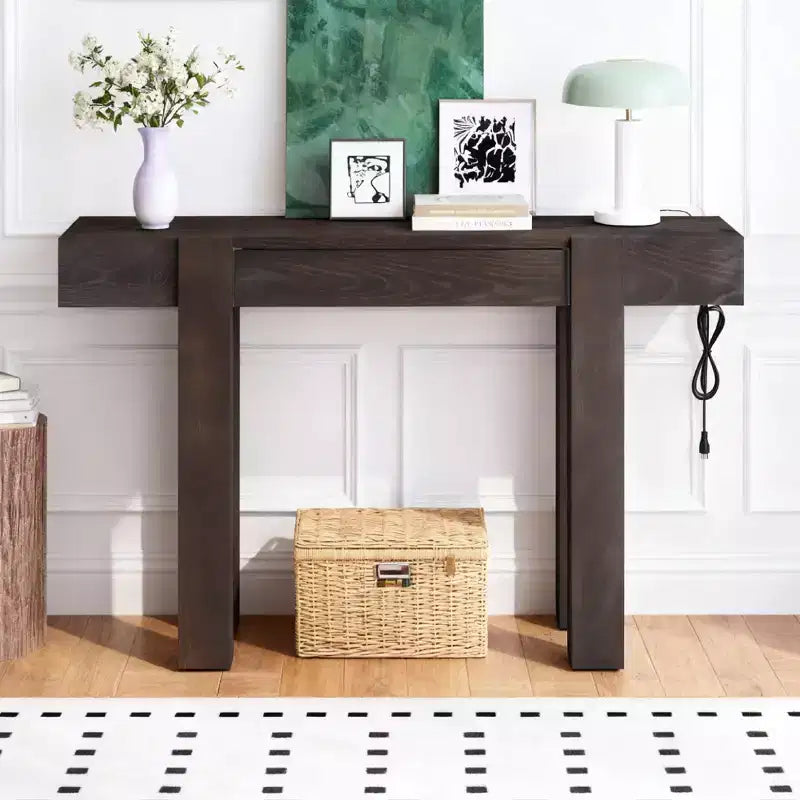 Console rustique en bois avec tiroir dissimulé et prise de courant latérale pour entrées, salons et bureaux à domicile