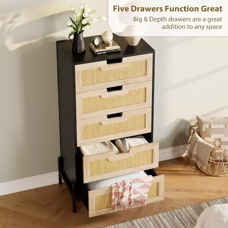 Commode à 5 tiroirs en rotin naturel avec pieds en métal, armoire de rangement moderne style ferme